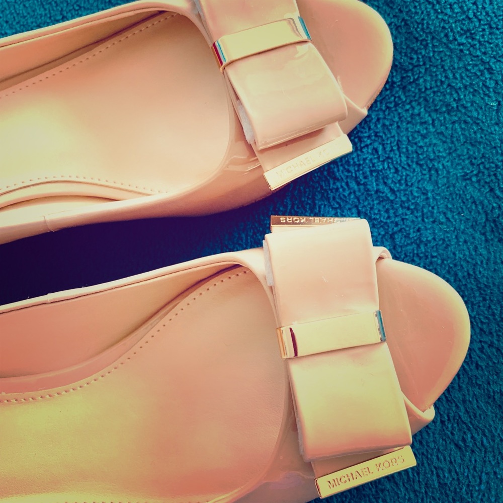 Michael kors pumps!